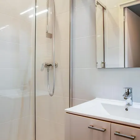 Appartement Des Bergeres - Welkeys Paris Exterior photo